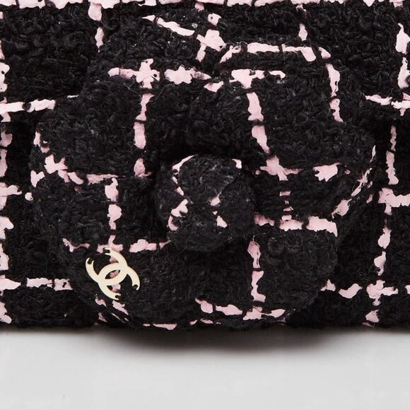 Chanel Black/Pink Wood Tweed Camellia Small Flap Bag - Picture 5 of 11